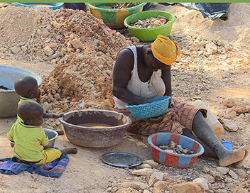 Les dessous de la mondialisation - Poussire d'or au Burkina Faso