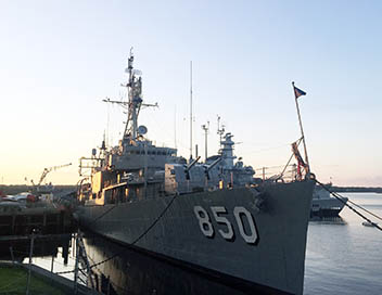Navires de guerre - La guerre en mer froide