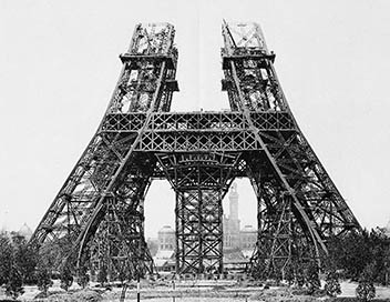 Tour Eiffel : la grande pope de la dame de fer