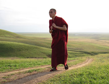 360-GEO - Les moines bouddhistes de Kalmoukie